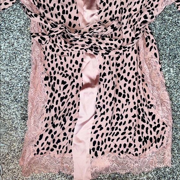 Silk Robe - Picture 2 of 4